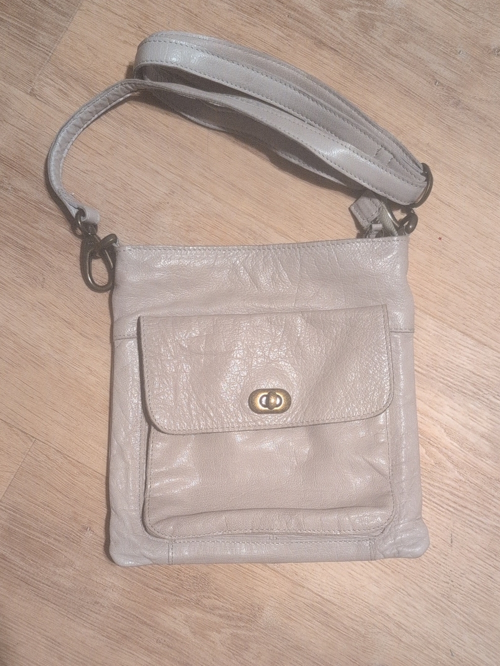 Re-Design By Dixie Women's Cream Leather Crossbody